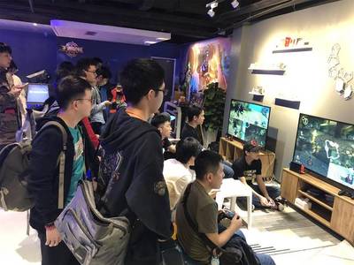 聚合游戏豪杰，八位堂(8BitDo)完美助力天下聚会广州站游戏开发